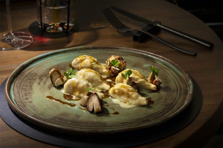 Culurgiones con salse al formaggio ed altre farciture